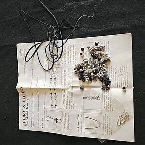 1994 Pastime Activities Jewelry Making Kit 1020